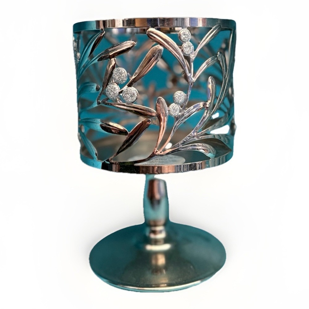 Bath & Body Work 3-Wick Candle Holder‎ Candle Pedestal Winter Leaves & Berries